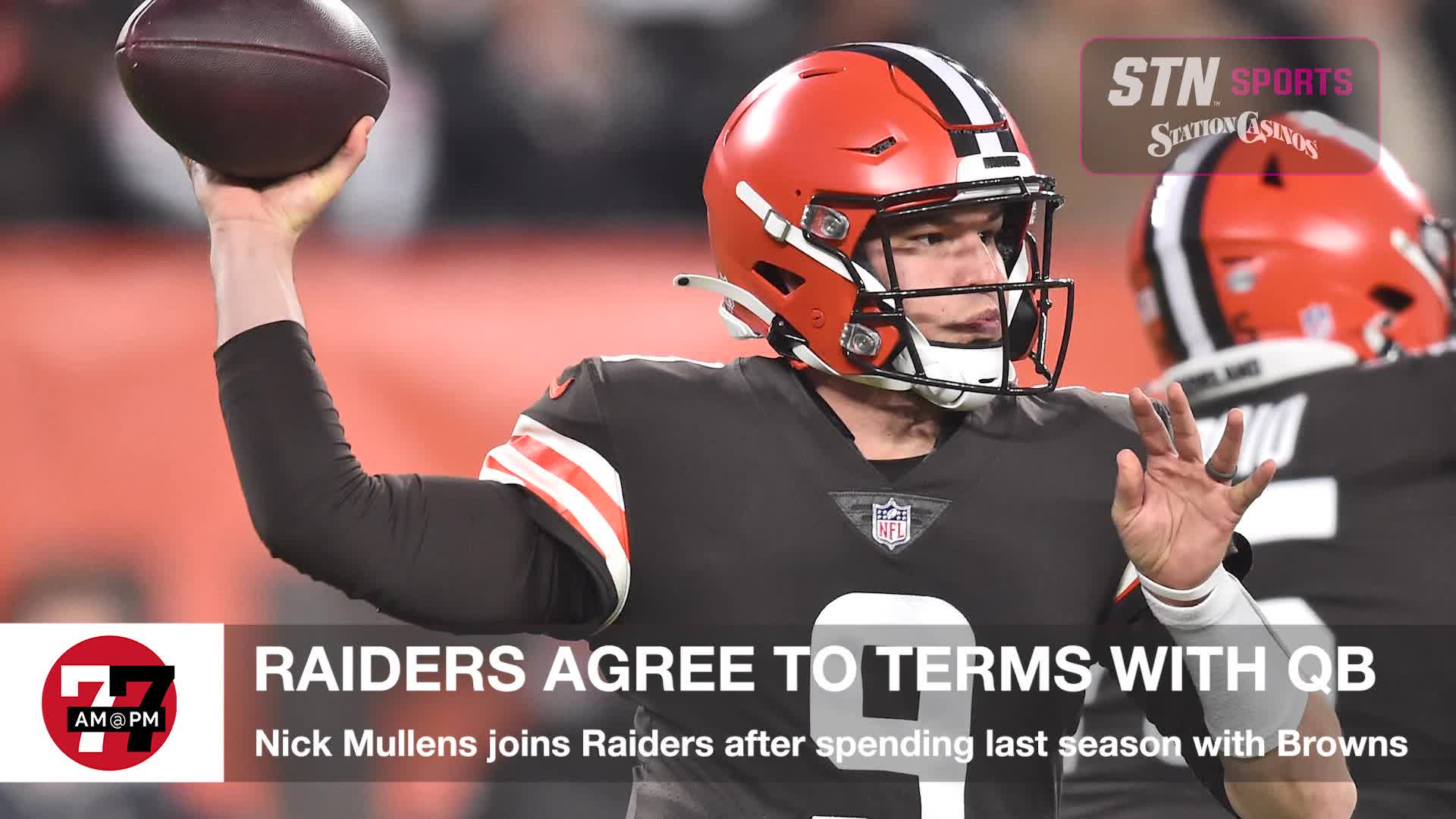 Raiders Sign QB