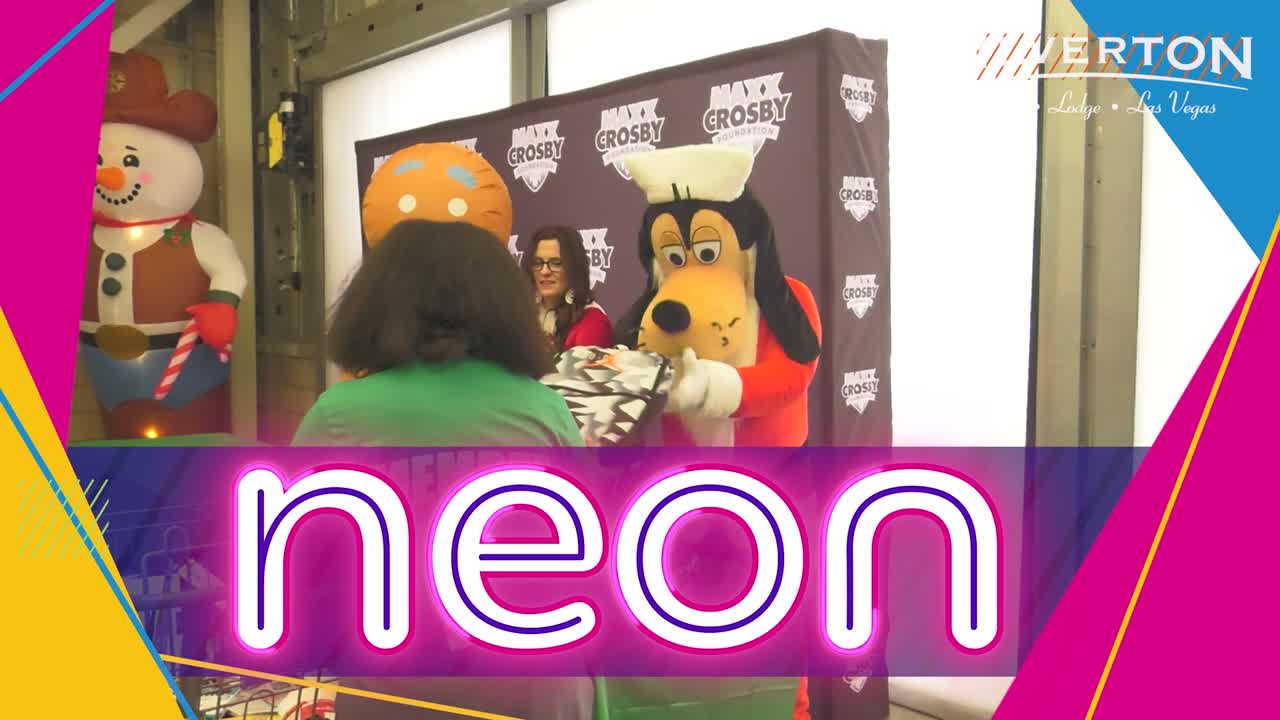 Maxx Crosby's foundation helps kids