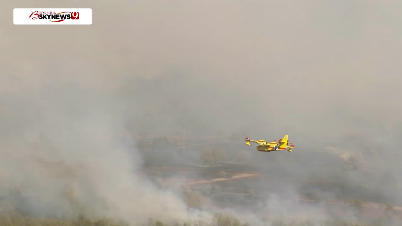 Super scooper pilot shares inside look at aerial firefighting efforts ...