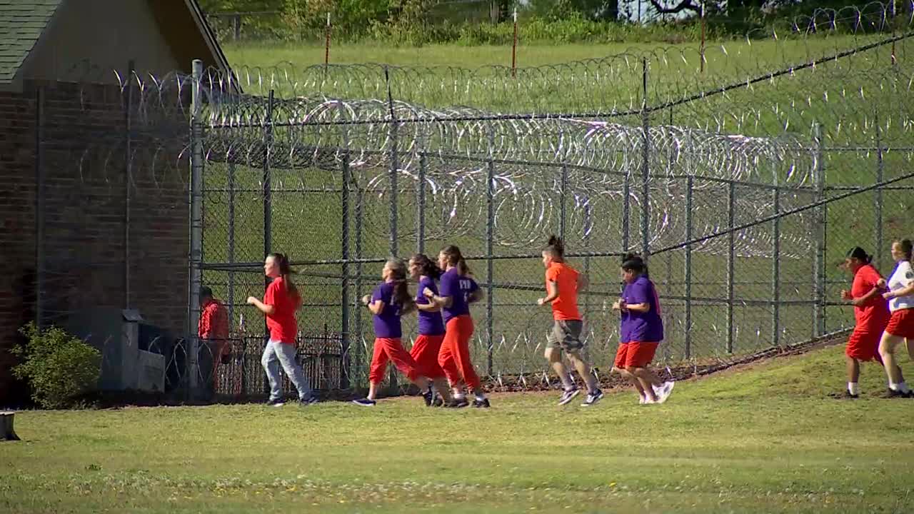 Behind bars, but not forgotten: Incarcerated women at Mabel Bassett run 5K to honor OKC Bombing victims