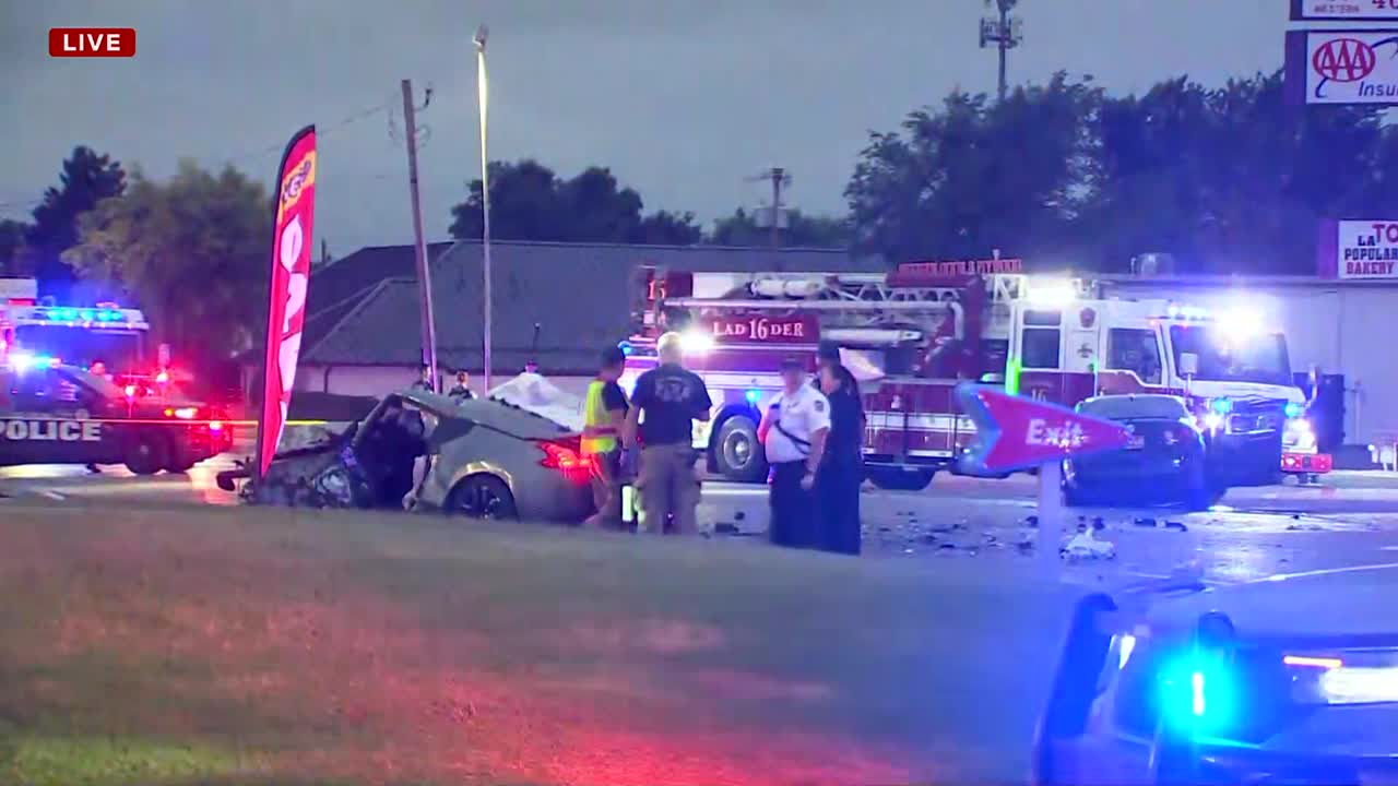 2 drivers hospitalized in SW OKC head-on crash