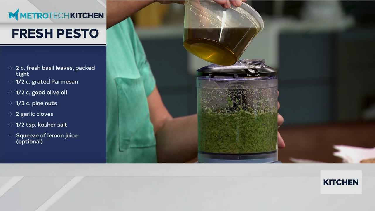 Recipe: Fresh Pesto Chicken Sandwich