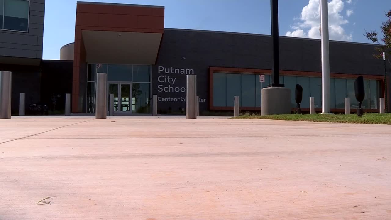 How are Oklahoma schools teaching social studies amid court challenges?