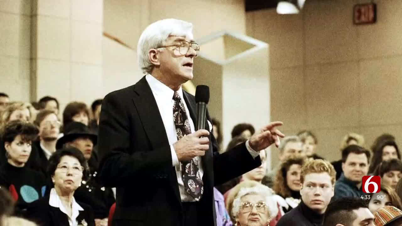 Phil Donahue, Pioneering Daytime Talk Show Host, Dead At 88