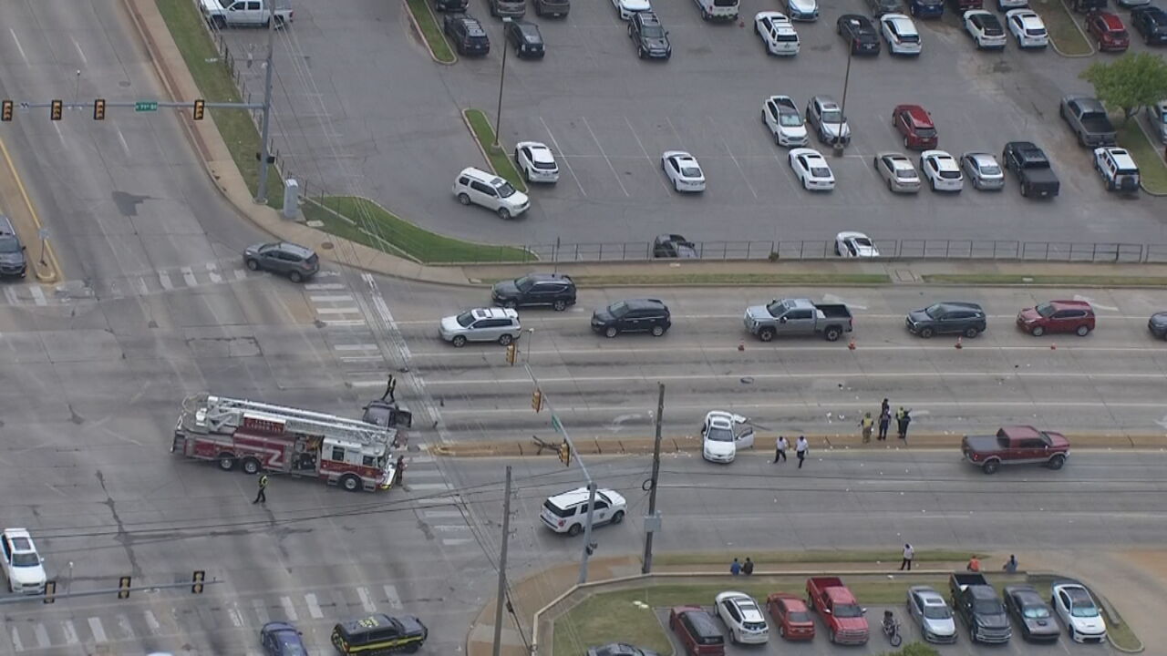 1 Killed, More Injured In Multi-Car Crash In Tulsa; 71st & Yale Intersection Partially Closed