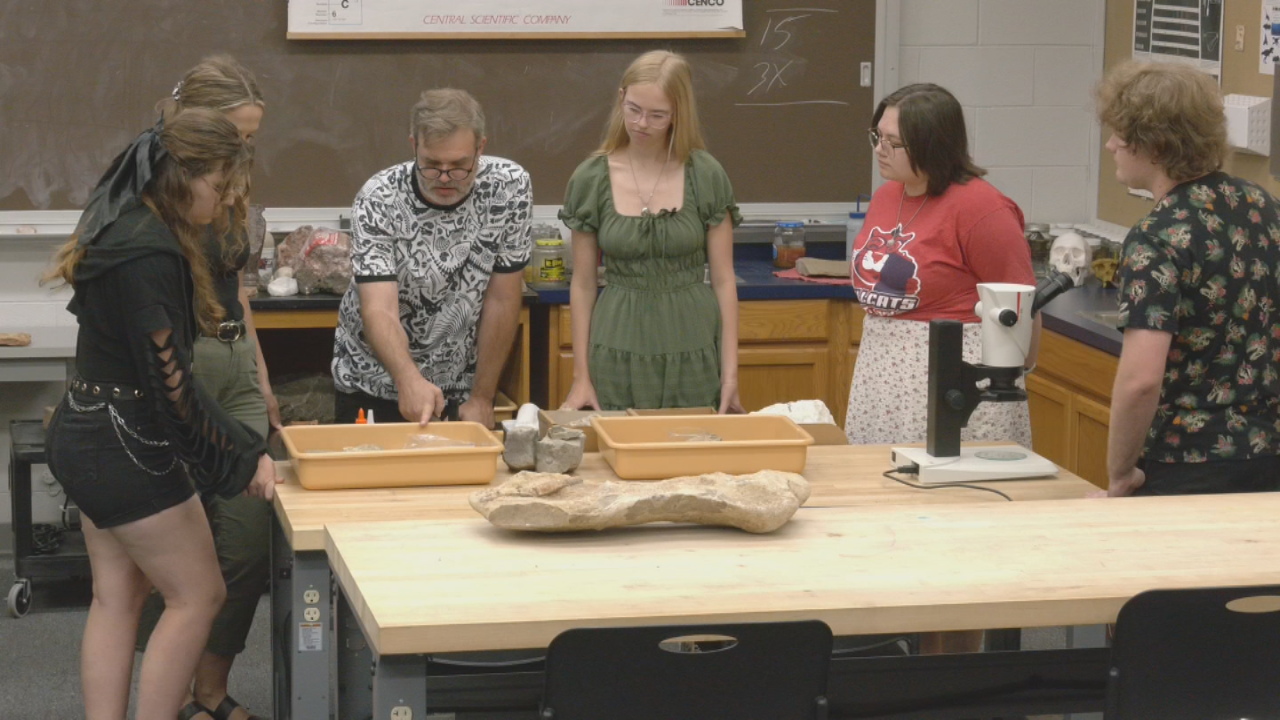 Rogers State University Offers First Paleontology Course