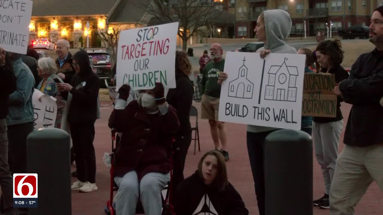 Protestors greet State Superintendent Ryan Walters at Glenpool event