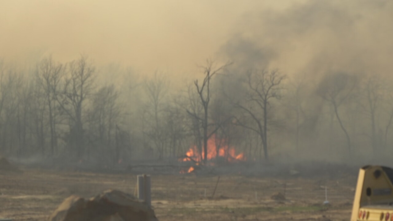 I-40 Closed: Firefighters in McIntosh County work to contain large wildfire