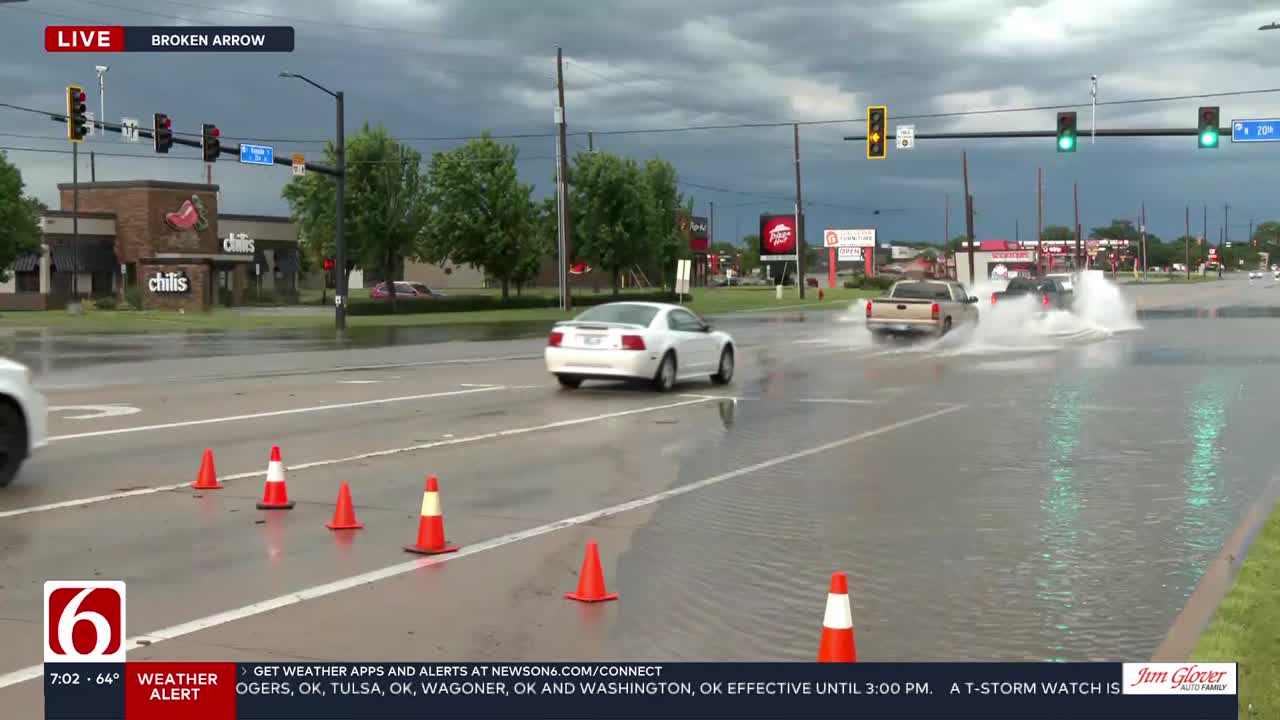 Flash flooding strands drivers, closes streets in Broken Arrow