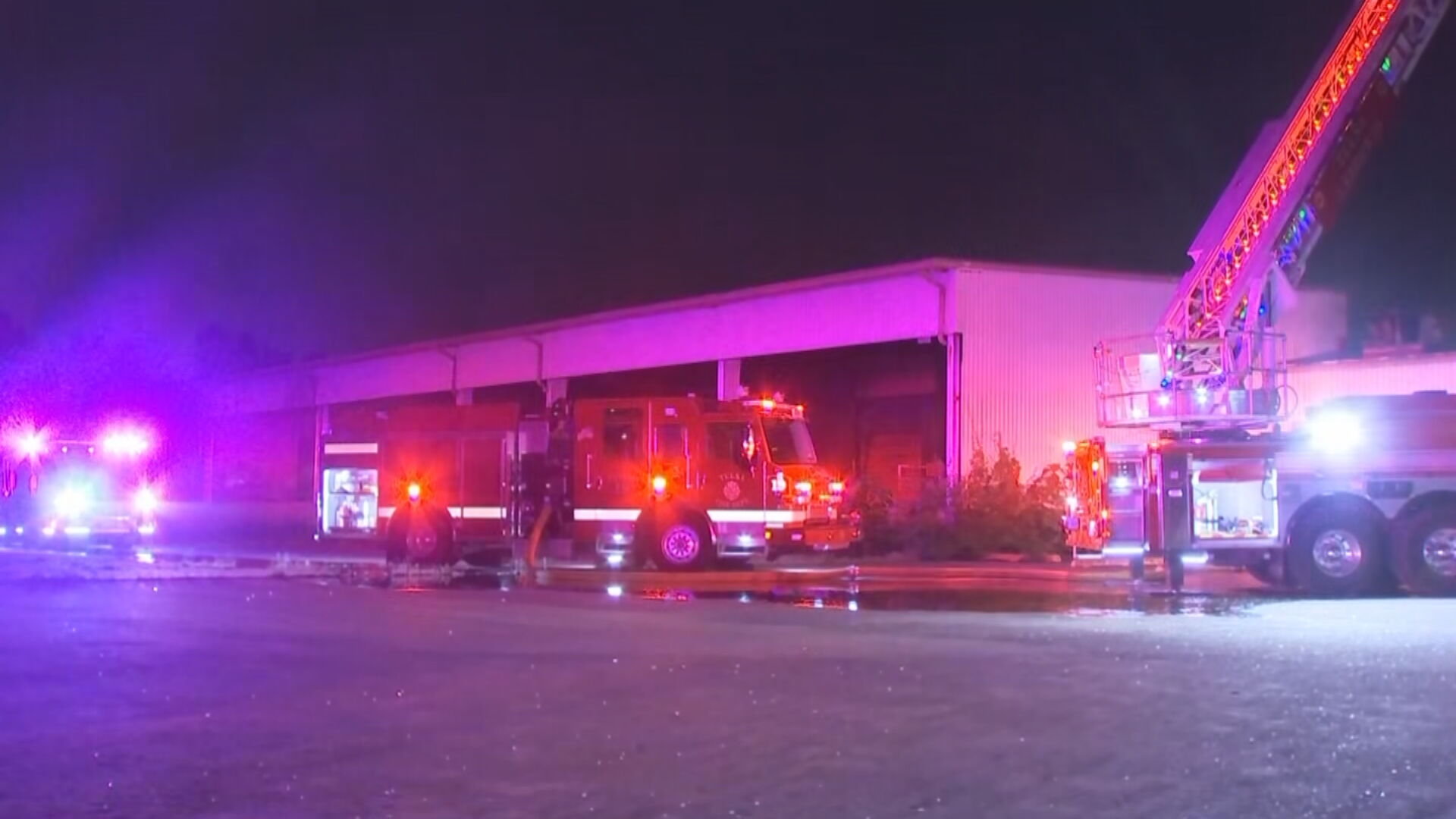 Tulsa firefighters extinguish fire at abandoned warehouse