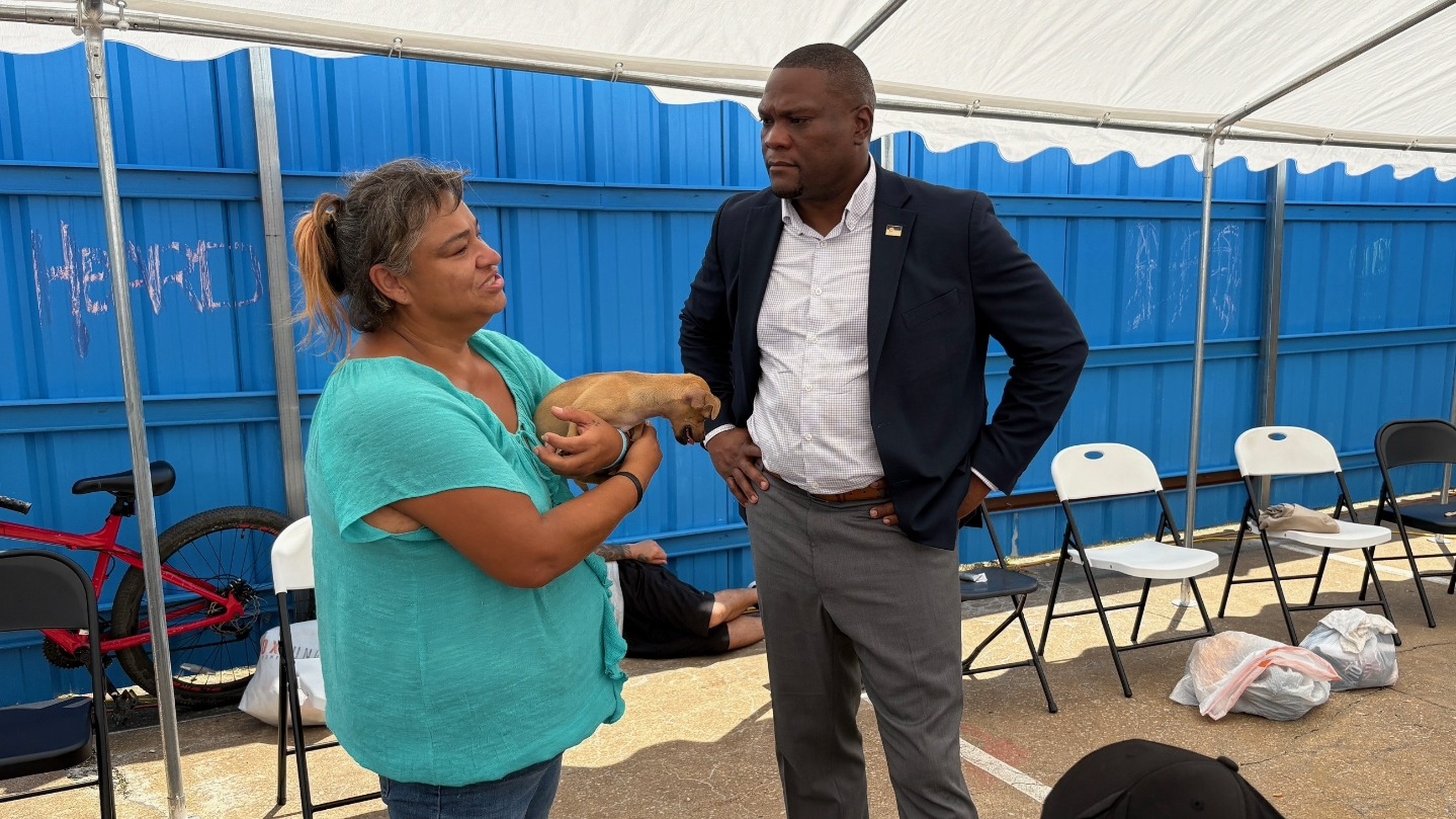 Tulsa Mayor Tours service agency for homeless, praises new outreach around bus station